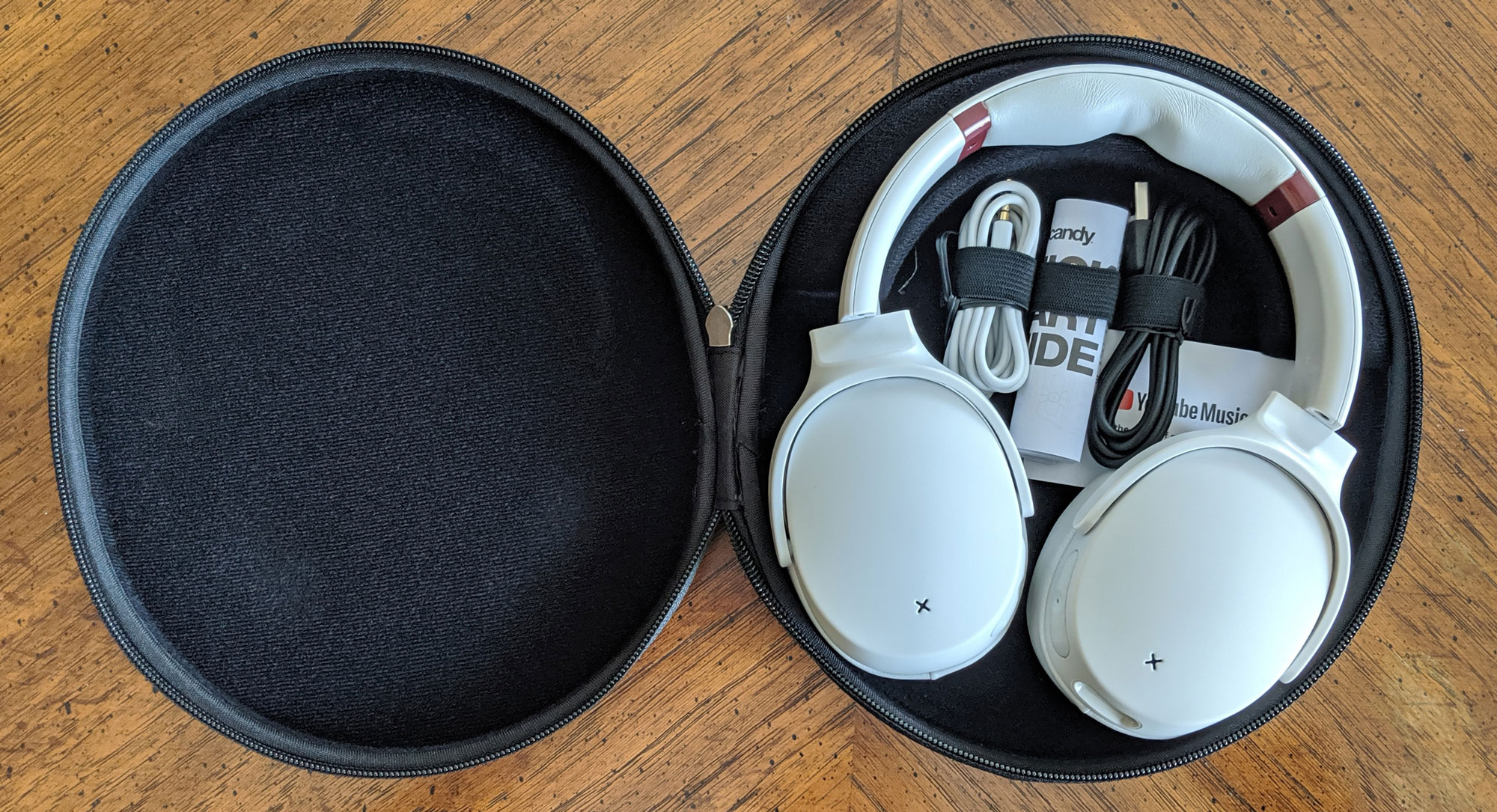 venue-skullcandy-headphones-case-accessories