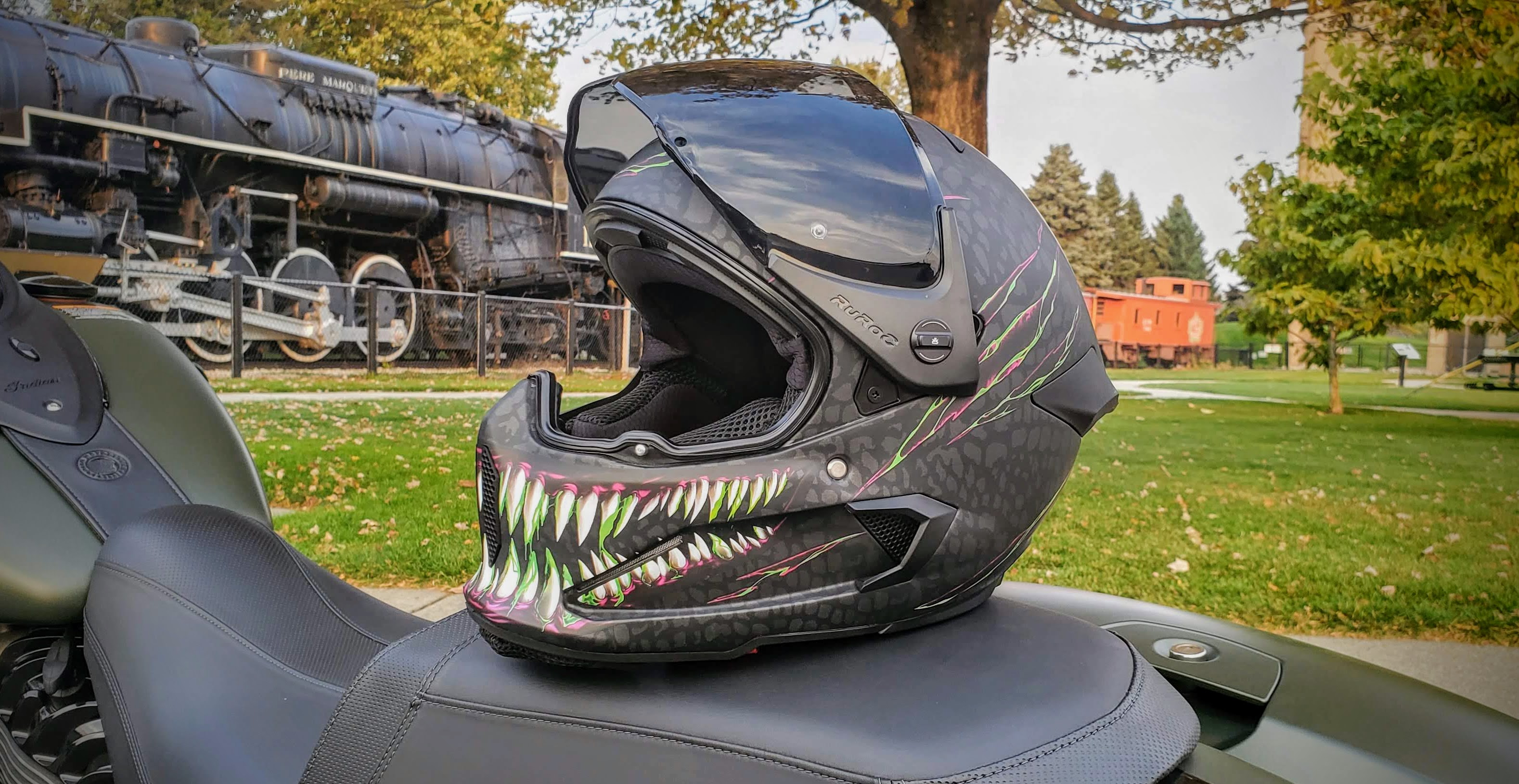 RUROC ATLAS 2.0 CARBON HELMET - Moto Review | Busted Wallet