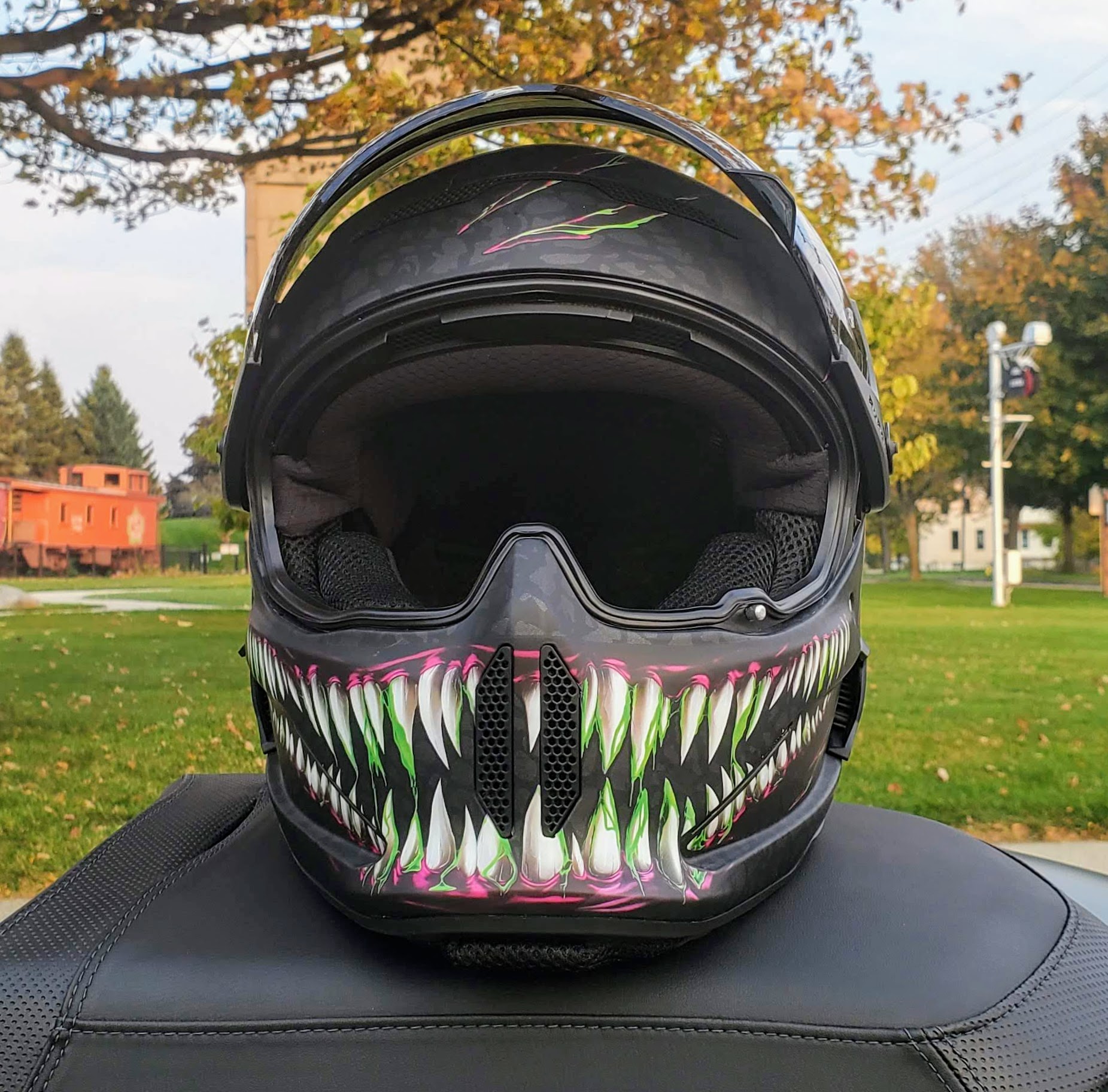 Ruroc store venom helmet