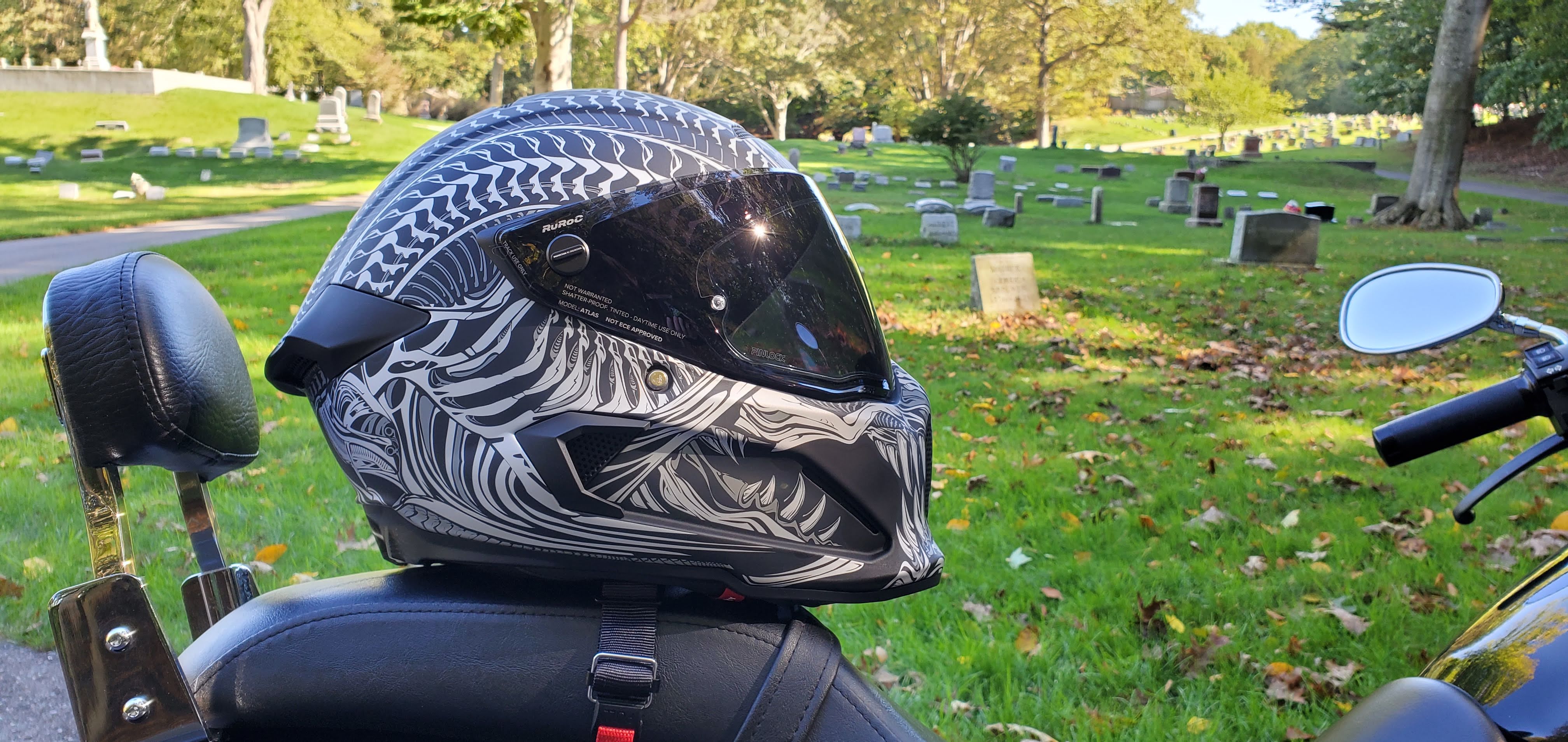 Ruroc Atlas 3.0 Helmet with Shockwave 3.0 | Busted Wallet