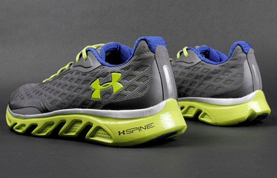 Men's under store armour spine shoes