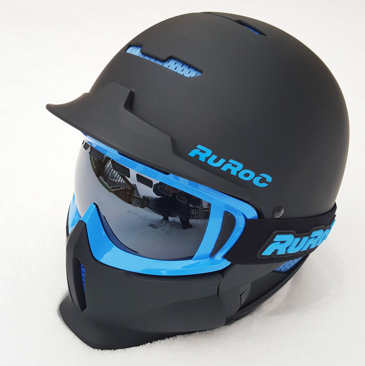 Brand New Ruroc White  RG1-X Ski/Snowboard Helmet 2014/15 Range 