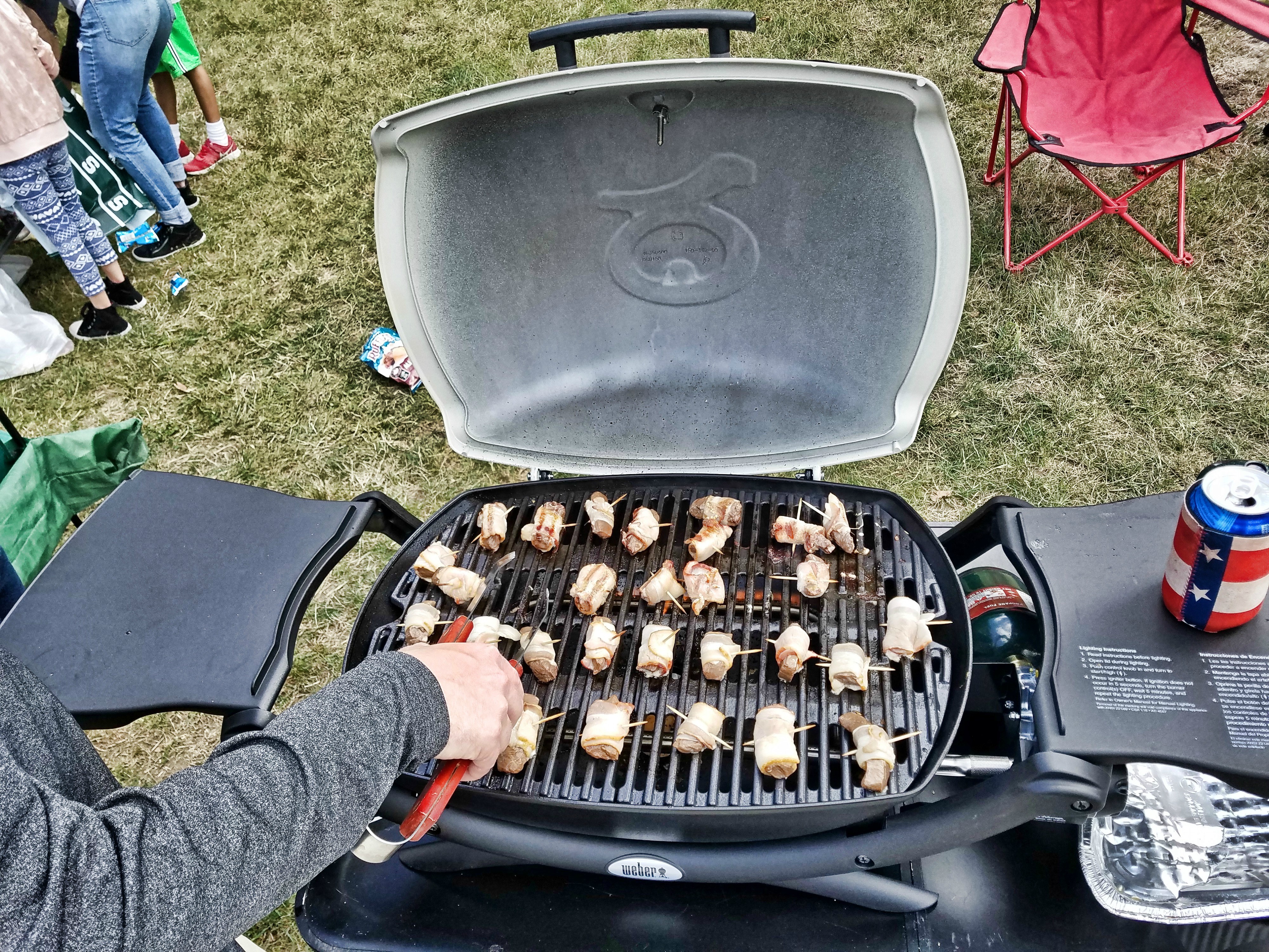 grill aldrig Fødested Weber Q 2200 - Tailgate Grill Review | Busted Wallet
