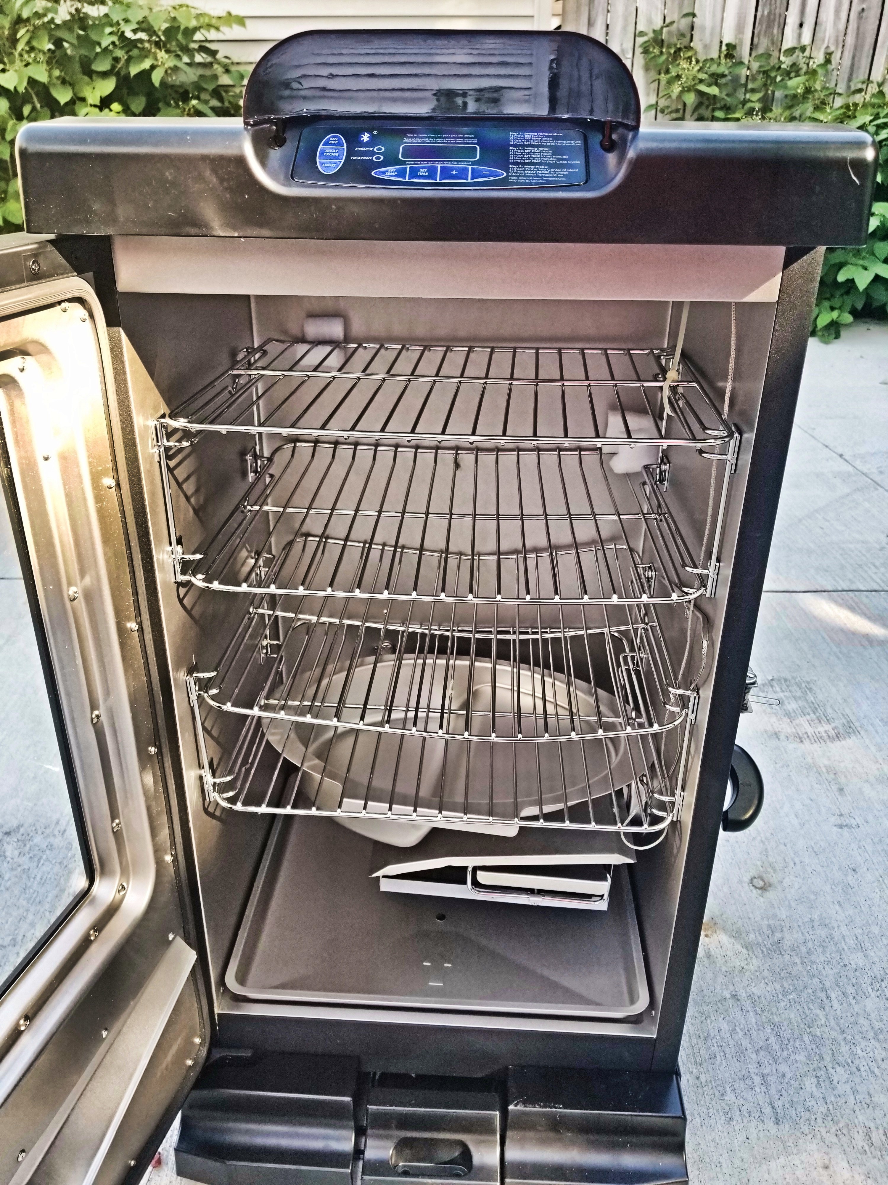 Masterbuilt 30" Bluetooth Electric Smoker Busted Wallet
